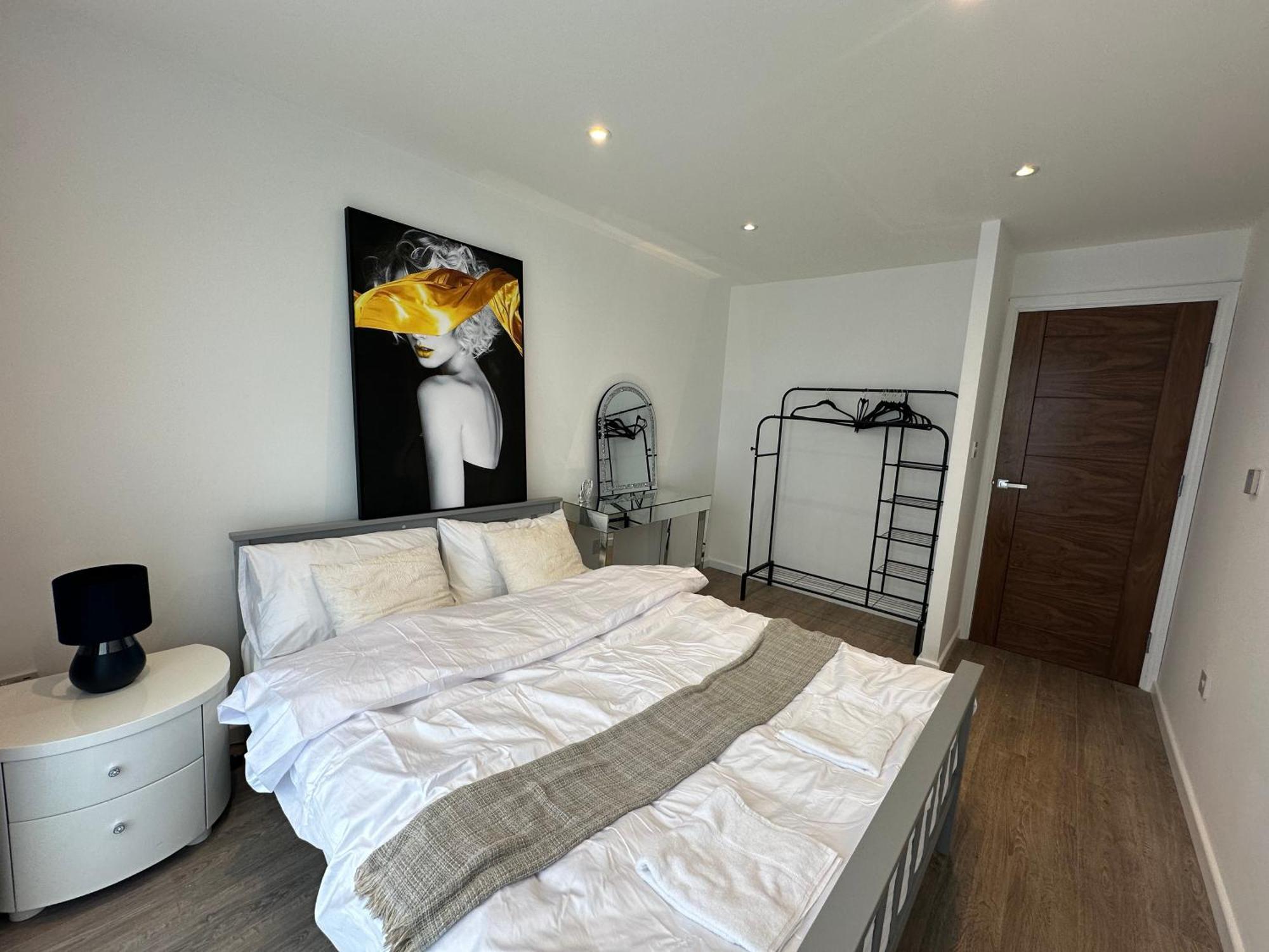 Luxurious & Elegant 6-bed House *