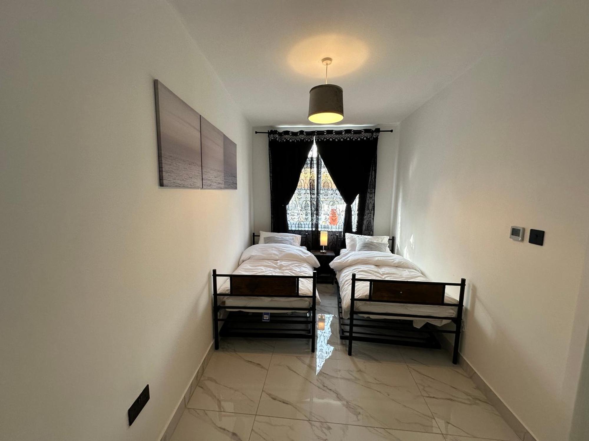 Luxurious & Elegant 6-bed House Villa *