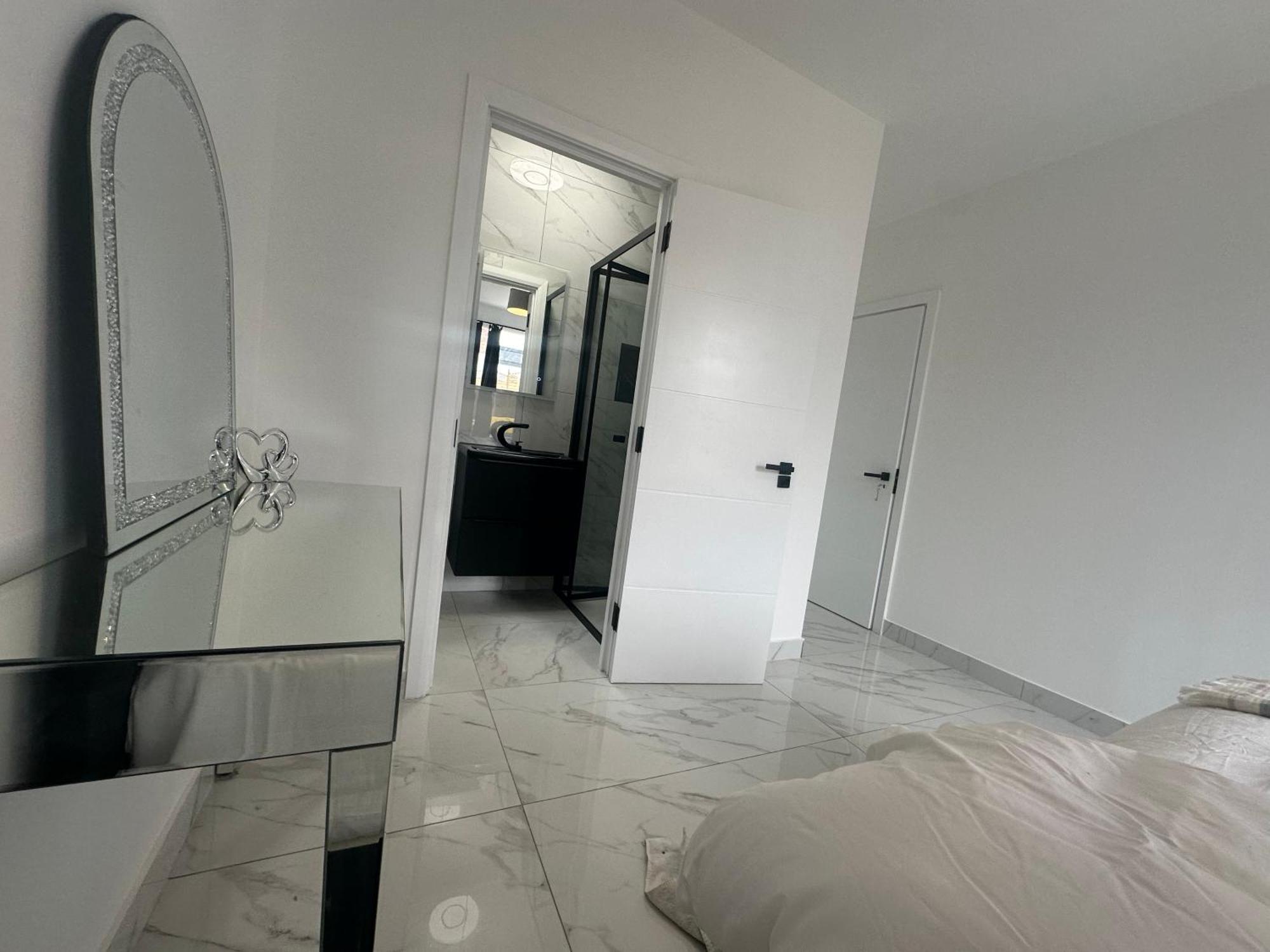 Villa Luxurious & Elegant 6-bed House