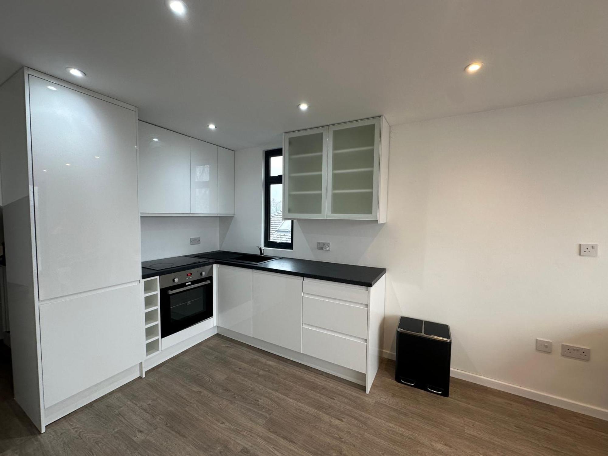 Luxurious & Elegant 6-bed House Villa Barnet