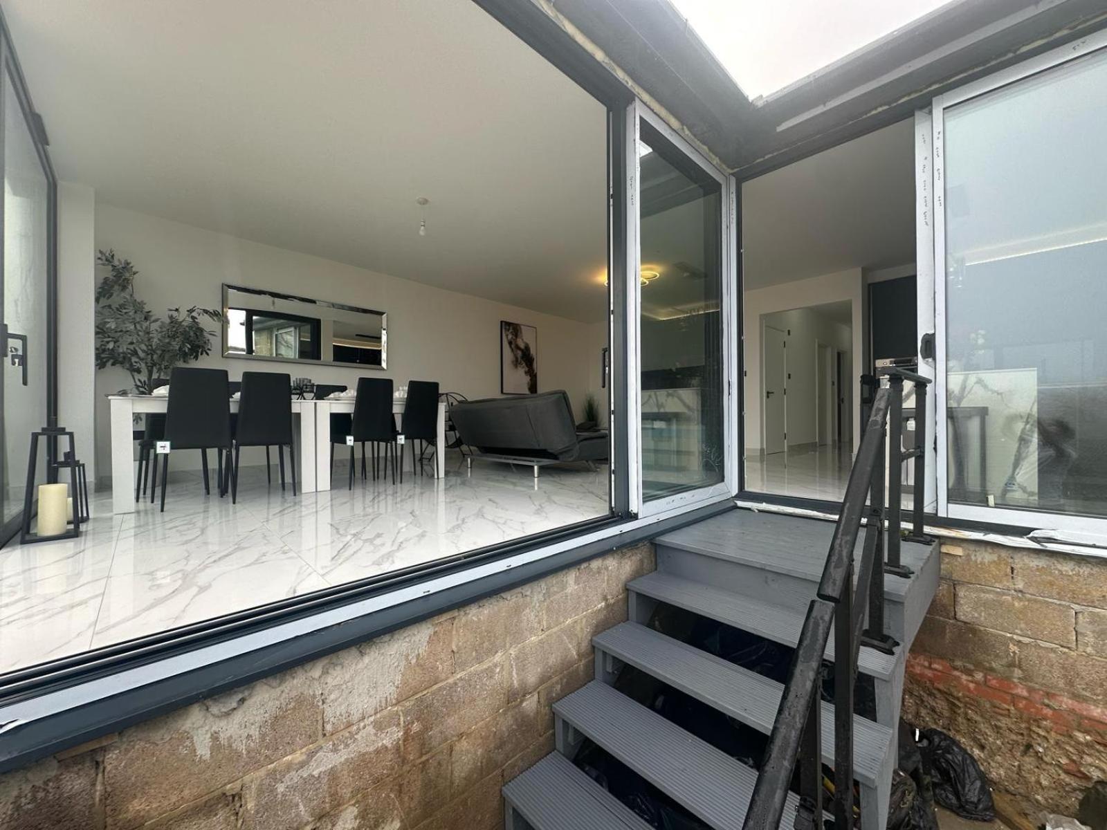 Villa Luxurious & Elegant 6-bed House Barnet
